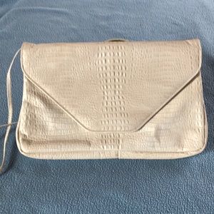 🌷Cute Cream Colored Bag